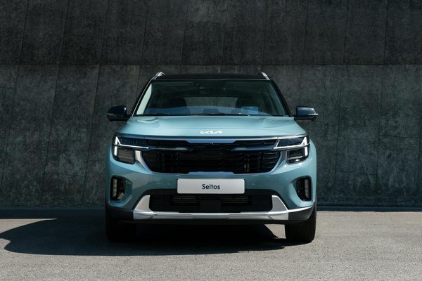 Quels sont les meilleurs produits pour entretenir les sièges en tissu d'une voiture familiale?